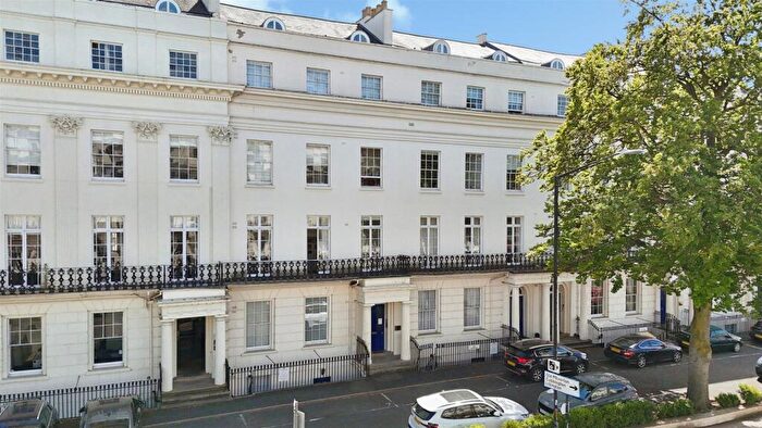 2 Bedroom Apartment For Sale In Clarence Mansions, Clarence Terrave, Warwick Street, CV32