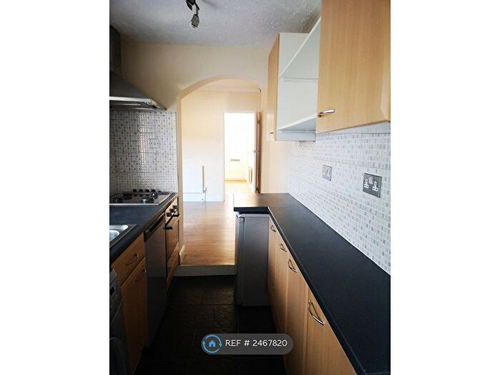 3 Bedroom Terraced House To Rent In Albany Road, Reading, RG30