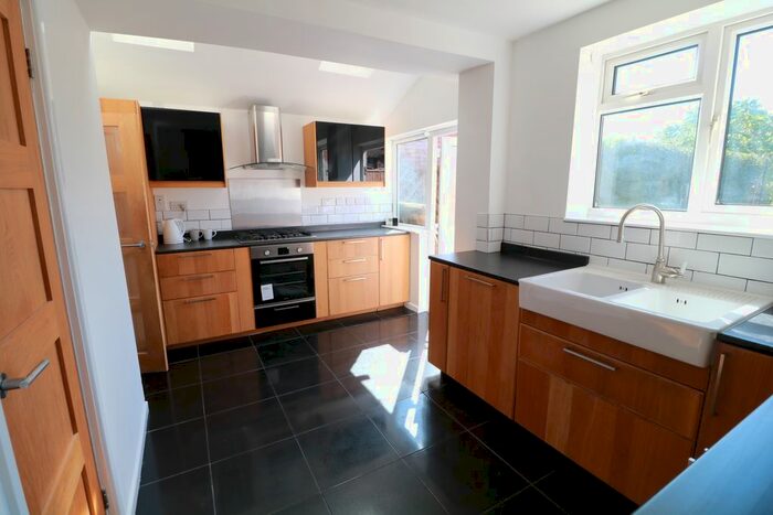 3 Bedroom Semi-Detached House To Rent In Rowlands Crescent, Solihull, B91