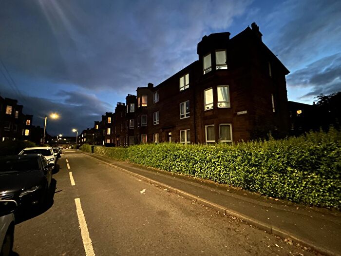 2 Bedroom Flat To Rent In Ascog Street, Glasgow, G42