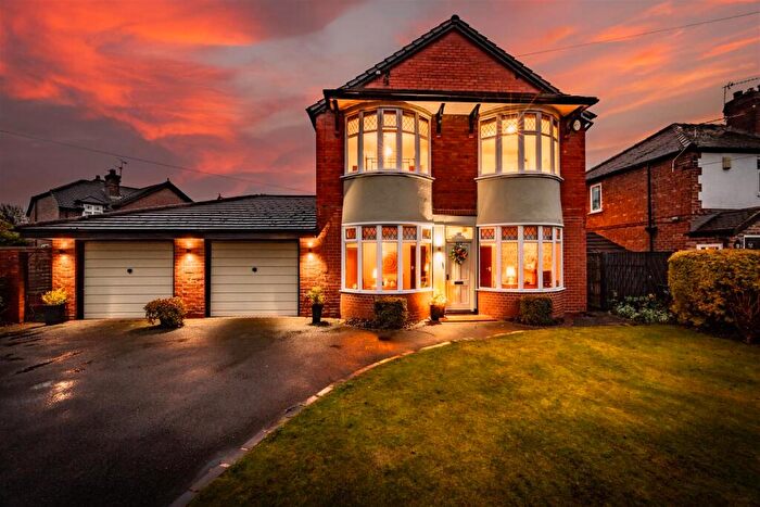 4 Bedroom Detached House For Sale In Hartford Road, Davenham, CW9