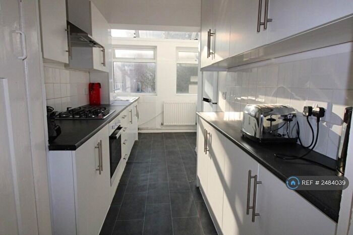 5 Bedroom Semi-Detached House To Rent In Roedale Road, Brighton, BN1