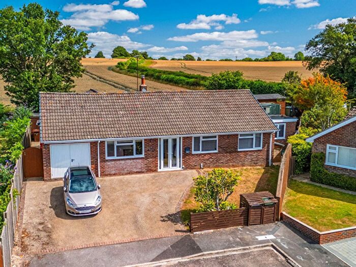 4 Bedroom Bungalow For Sale In Markall Close, Cheriton, Alresford, SO24