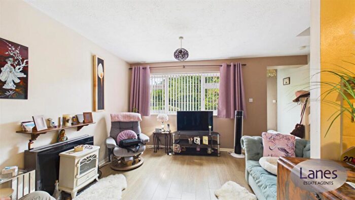 1 Bedroom Terraced House For Sale In Mahon Close, Enfield, EN1
