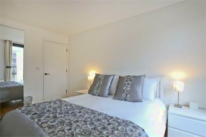 2 Bedroom Apartment To Rent In Gazzano Building, - Farringdon Road, London, EC1R