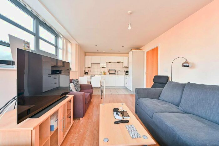 1 Bedroom Flat To Rent In Clapham Park Road, Clapham, London, SW4