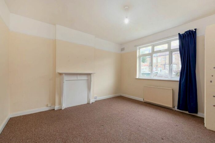 3 Bedroom Terraced House To Rent In Southcroft Road, Furzedown, London, SW16