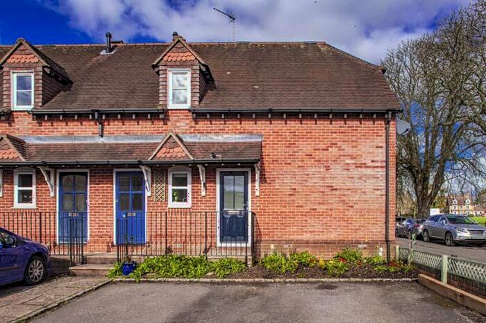 1 Bedroom Flat To Rent In Cleeve Road, Goring On Thames, RG8