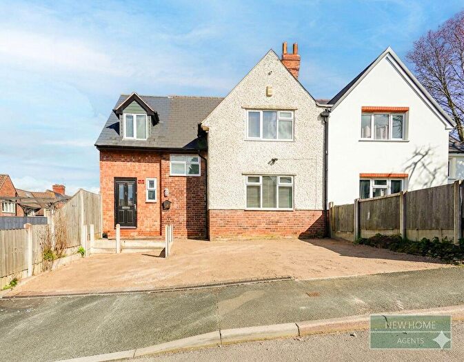 4 Bedroom Semi Detached House For Sale In Upton Drive, Nottingham, NG5