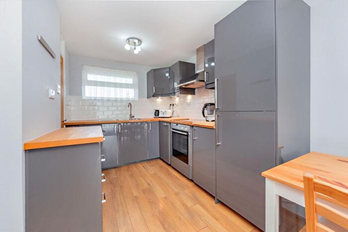1 Bedroom Apartment To Rent In Hansart Way, Enfield, EN2