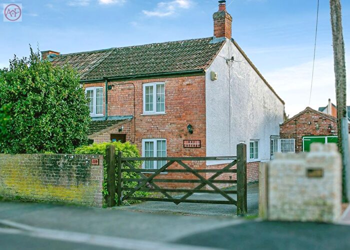 3 Bedroom Cottage For Sale In Brent Street, Brent Knoll, TA9