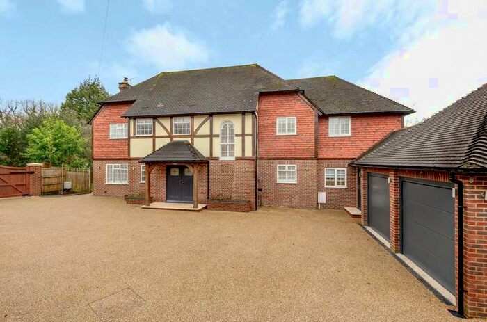 5 Bedroom Detached House To Rent In Warren Road, Crowborough, TN6