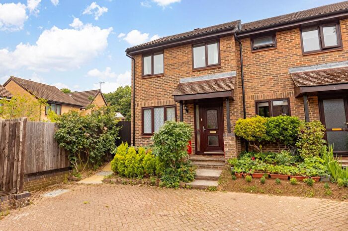 3 Bedroom End Terrace House For Sale In Chevening Close, Crawley, RH11