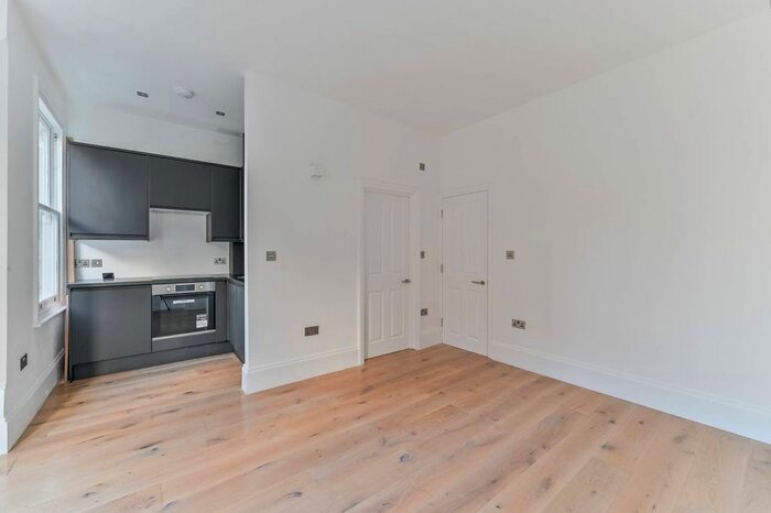2 Bedroom Flat To Rent In Waldegrave Road, London, Crystal Palace, London, SE19