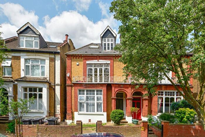 4 Bedroom Flat For Sale In West Bank, London, N16