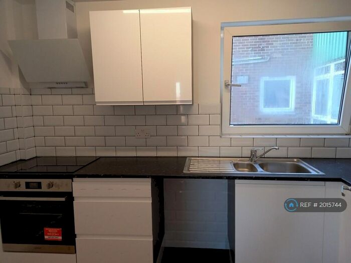 1 Bedroom Flat To Rent In Severn Way, Bedford, MK41