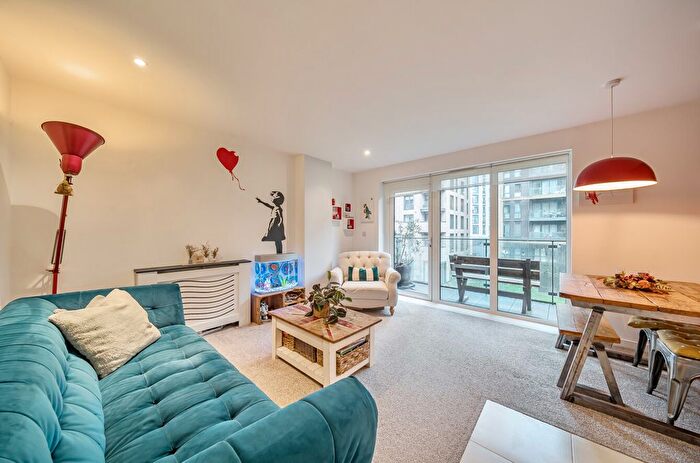 2 Bedroom Flat For Sale In Kennet House, Enterprise Way, London, SW18