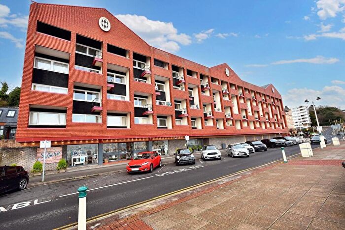 3 Bedroom Apartment To Rent In Windsor Court, The Esplanade, Penarth, CF64