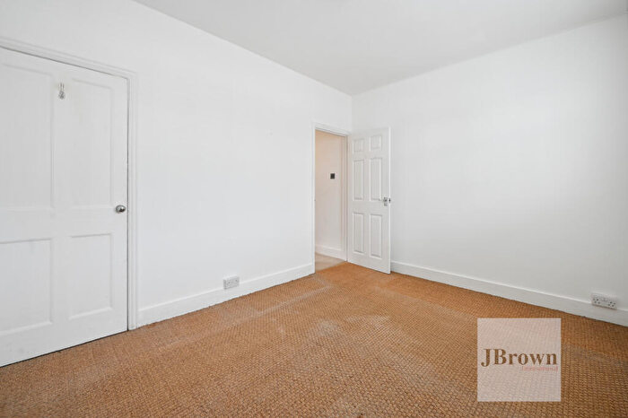 3 Bedroom Terraced House For Sale In Kent Road, Grays, RM17