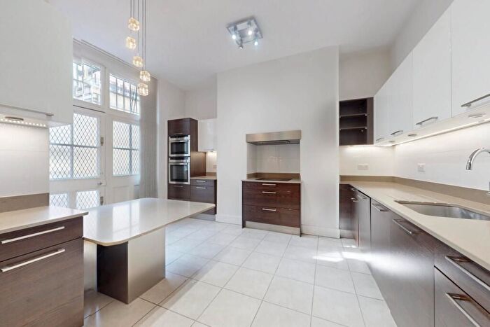 4 Bedroom Property To Rent In Bickenhall Street, Marylebone, W1U