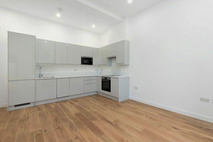 1 Bedroom Flat To Rent In Putney Hill, London, SW15