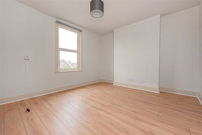4 Bedroom Flat To Rent In Lordship Lane, Wood Green, London, N22