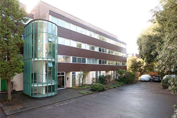 2 Bedroom Flat For Sale In Claudia Place, London, SW19