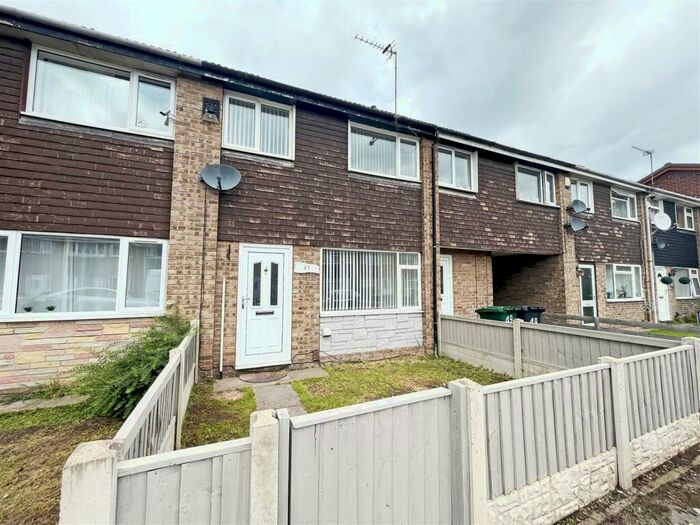 3 Bedroom Town House To Rent In Bramble Drive, Nottingham, NG3