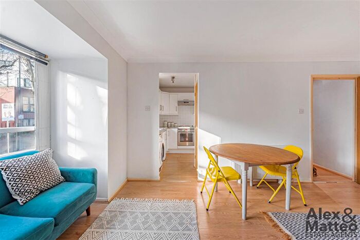 1 Bedroom Flat For Sale In Oxley Close, Bermondsey, SE1