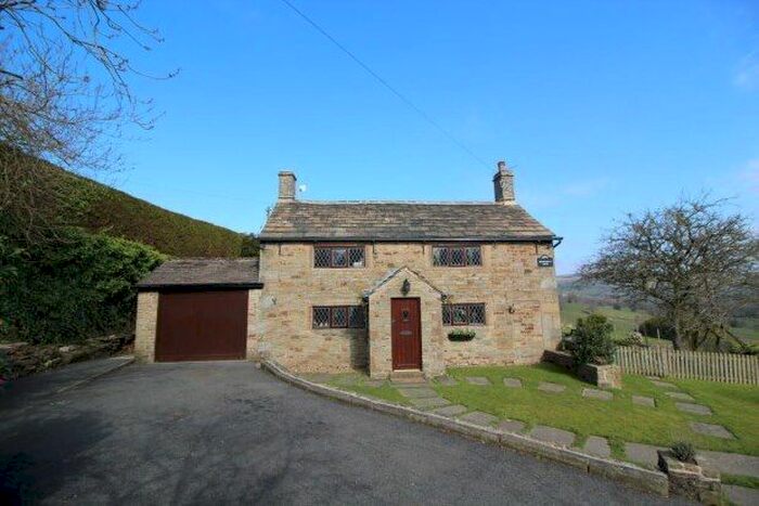 5 Bedroom Detached House To Rent In Briargrove Road, High Peak, SK22