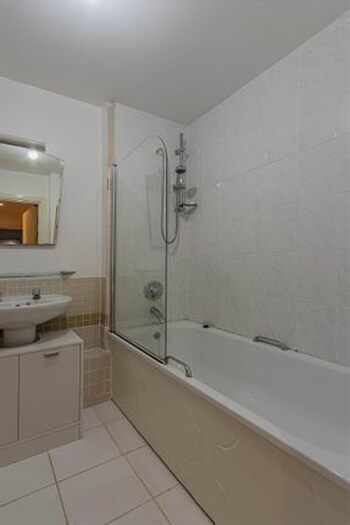 1 Bedroom Flat To Rent In Churchill Way, Cardiff, CF10