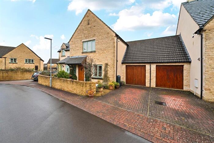 3 Bedroom Semi Detached House For Sale In Old Farm Close, Watts Lane, Hullavington, SN14