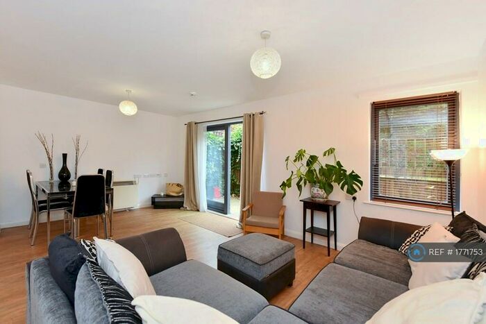 3 Bedroom Flat To Rent In Mackintosh Lane, London, E9