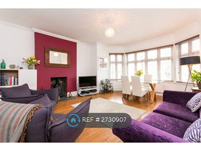 3 Bedroom Flat To Rent In London, London, NW2
