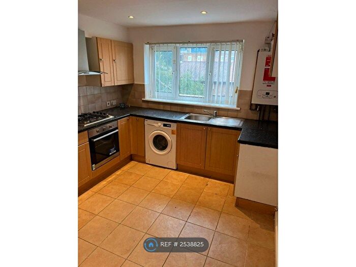 3 Bedroom Flat To Rent In St. John's Road, London, E16