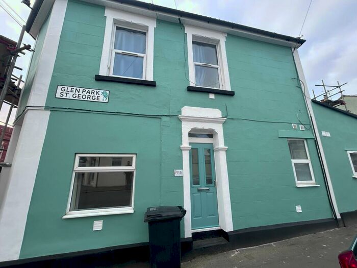 2 Bedroom Flat To Rent In A Bell Hill Road, Bristol, BS5