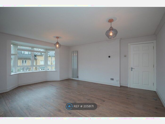 2 Bedroom Flat To Rent In Dee House, Kingston Upon Thames, KT2