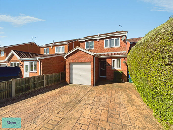 3 Bedroom Detached House For Sale In Cedar Close, Balby, Doncaster, DN4