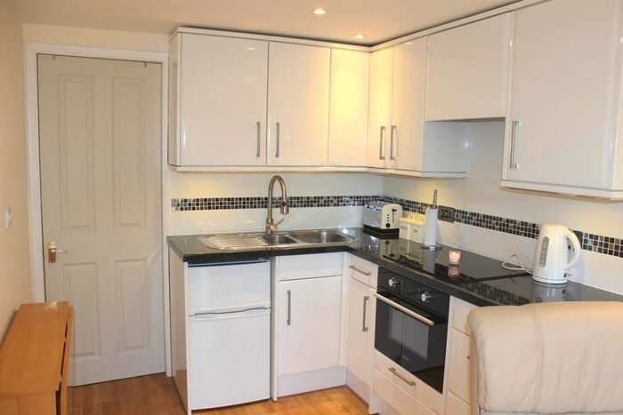 1 Bedroom Flat To Rent In Mead Close, Egham, TW20