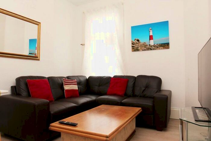 4 Bedroom Terraced House To Rent In Glen Park Avenue, Plymouth, Devon, PL4