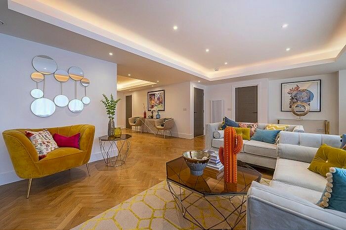 3 Bedroom Flat To Rent In Campden Hill Road, London, W8