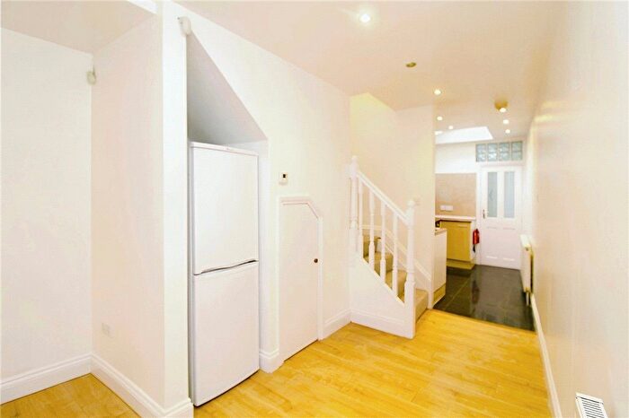 2 Bedroom End Of Terrace House To Rent In Lambeth Road, Croydon, CR0