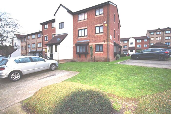 1 Bedroom Studio To Rent In Magpie Close, Enfield, EN1