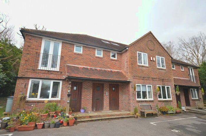 1 Bedroom Flat To Rent In Klada Court, Field End, Storrington RH20