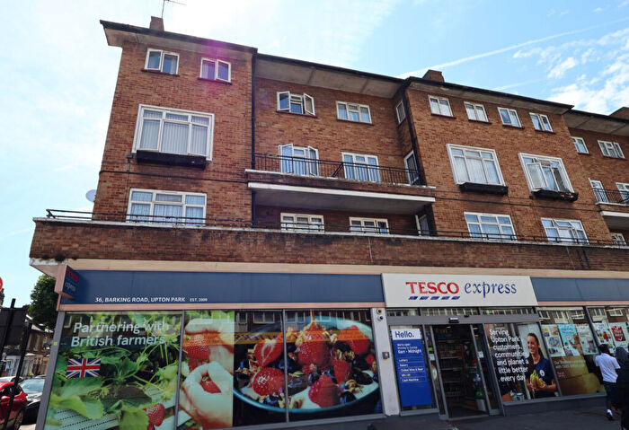 3 Bedroom Maisonette For Sale In London, E6