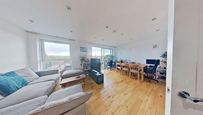 2 Bedroom Flat To Rent In - New York Road, Leeds, LS2