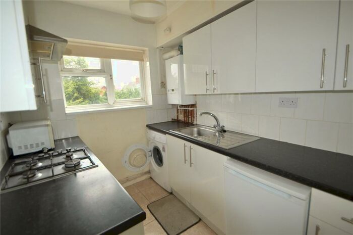 2 Bedroom Apartment To Rent In Willow Court, Meadfield Road, Langley, SL3