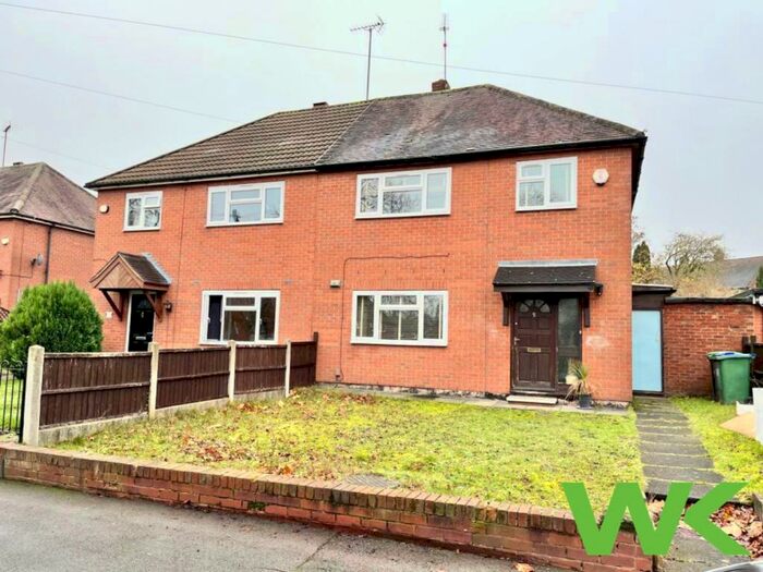 3 Bedroom Semi-Detached House To Rent In Radnor Green, West Bromwich, B71
