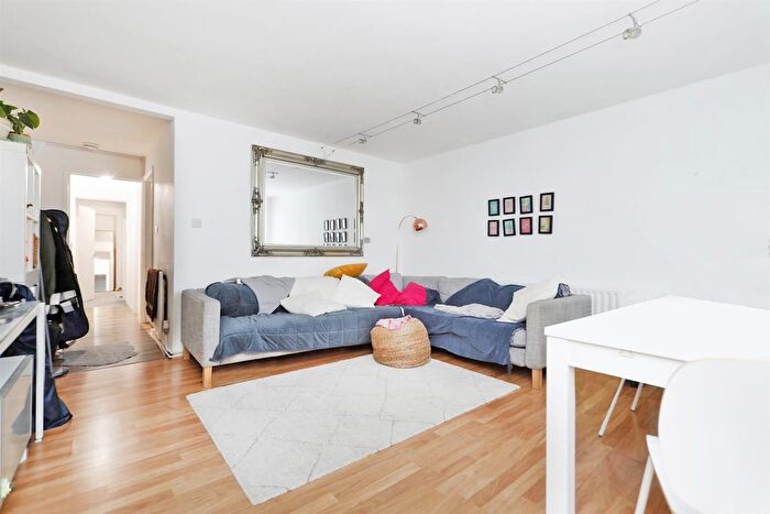 2 Bedroom Flat To Rent In Farmer's Road, London, SE5