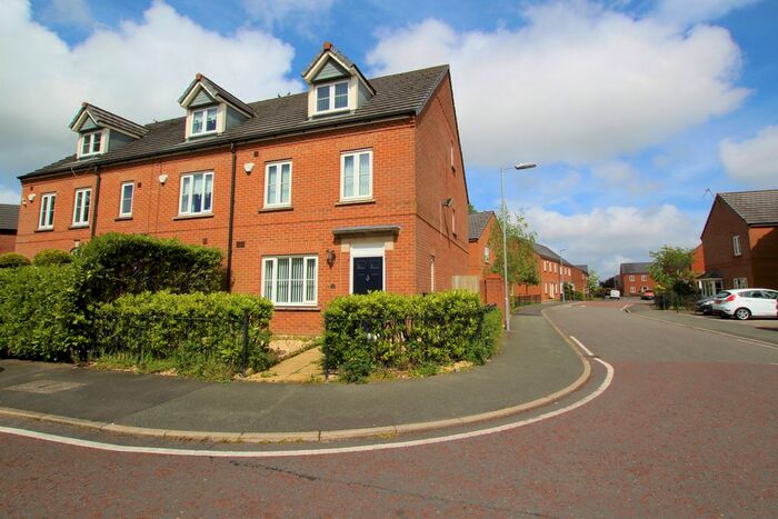 4 Bedroom Town House To Rent In Blundell Road, Whiston, L35